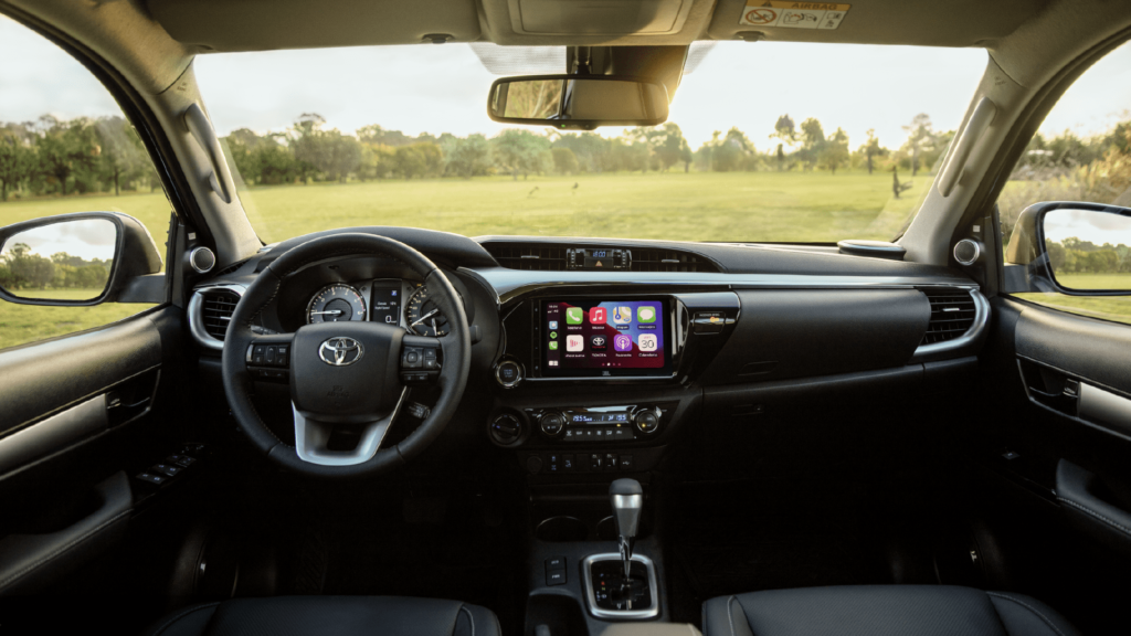 interior toyota hilux 